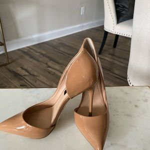Beautiful Nude Patent pumps